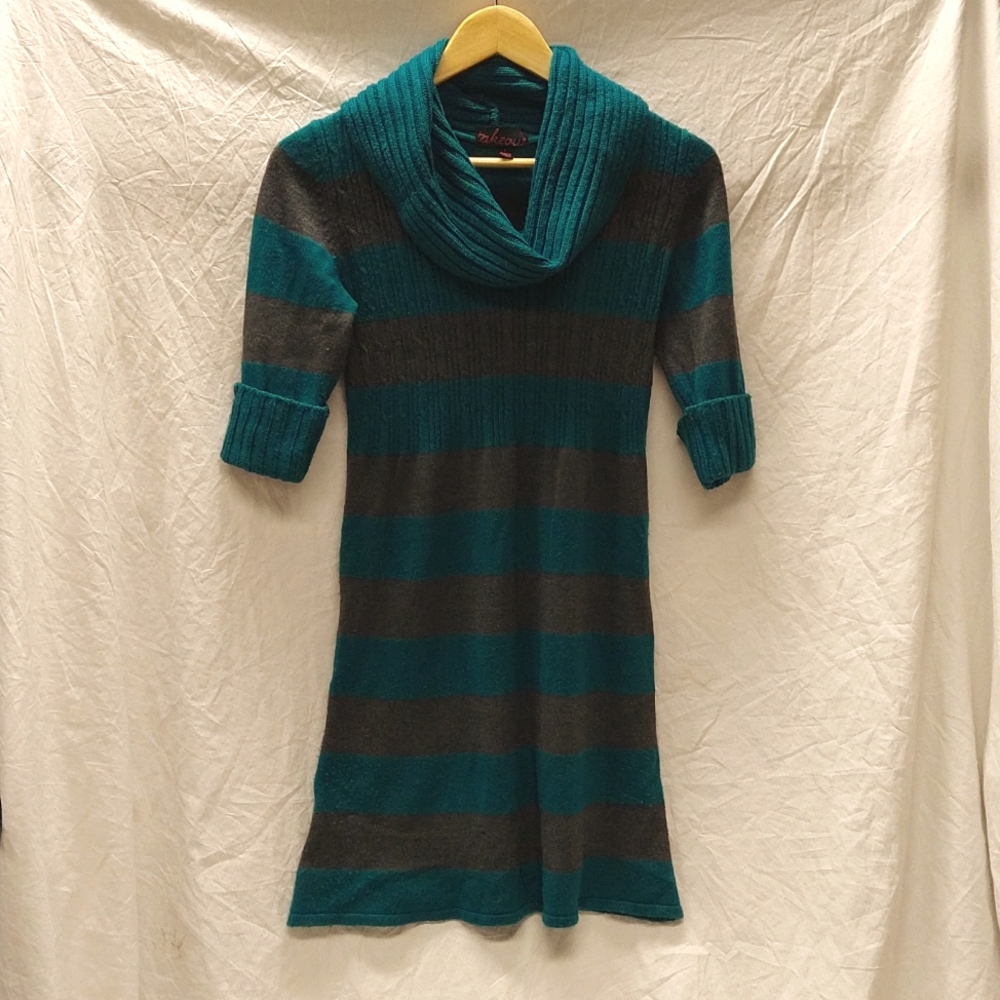 Takeout• sweater tunic/dress